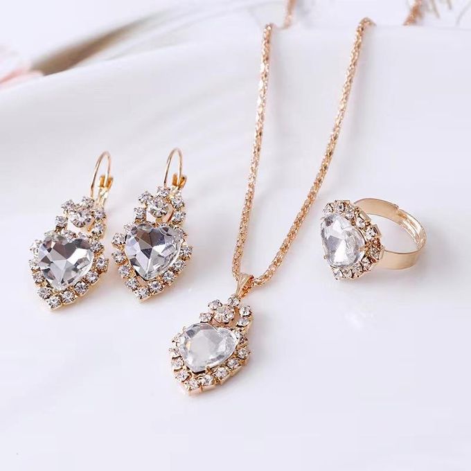 Fashion Love Shape Crystal Pendant 