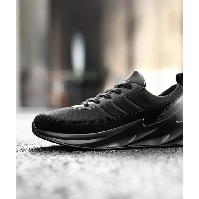 black casual sneaker shoes