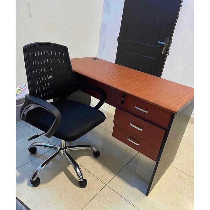 product_image_name-Generic-Manager Office Table And Mesh Swivel Chair-1