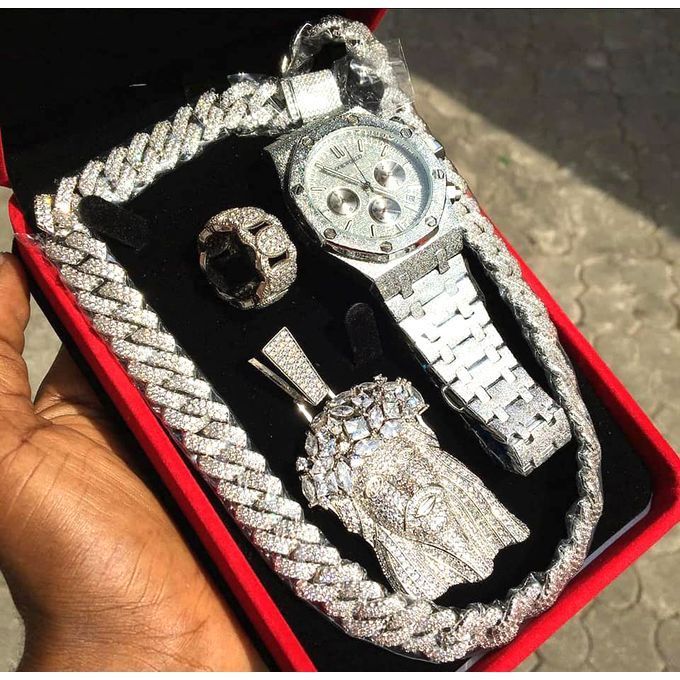 Diamond chains and watches store