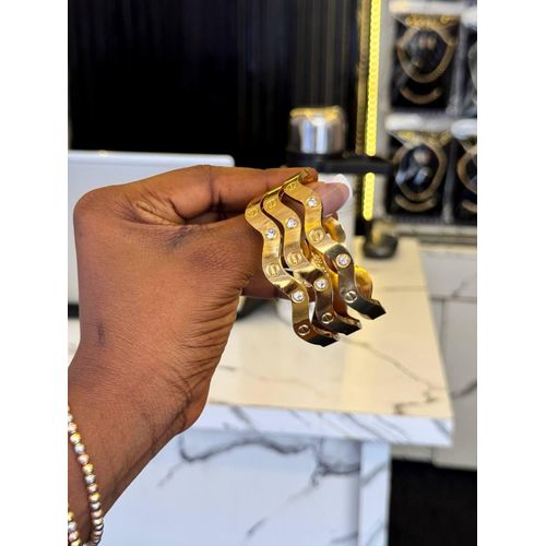 Luxury Wavy Screw Design Gold Bangle Bracelet Set with Crystal Accents – For Women