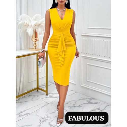 Beautiful Fitted Yellow Gown For Ladies