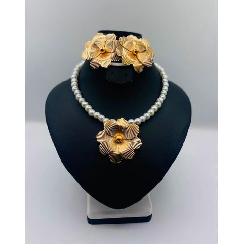 Unique Beauty Ladies Necklace Set