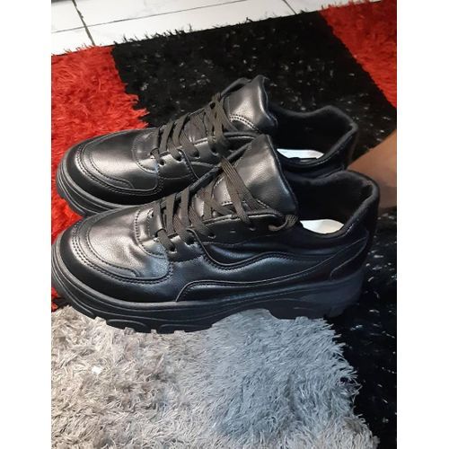 Nice Black Sneaker For All