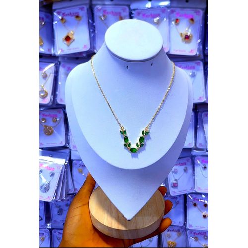Very Lovely And Classic Necklace For Unique Women