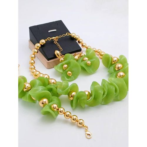Zirconia First Grade Luxury Complete Sets Diamond Iced Green Necklace,Earring , Bracelet And Ring Set